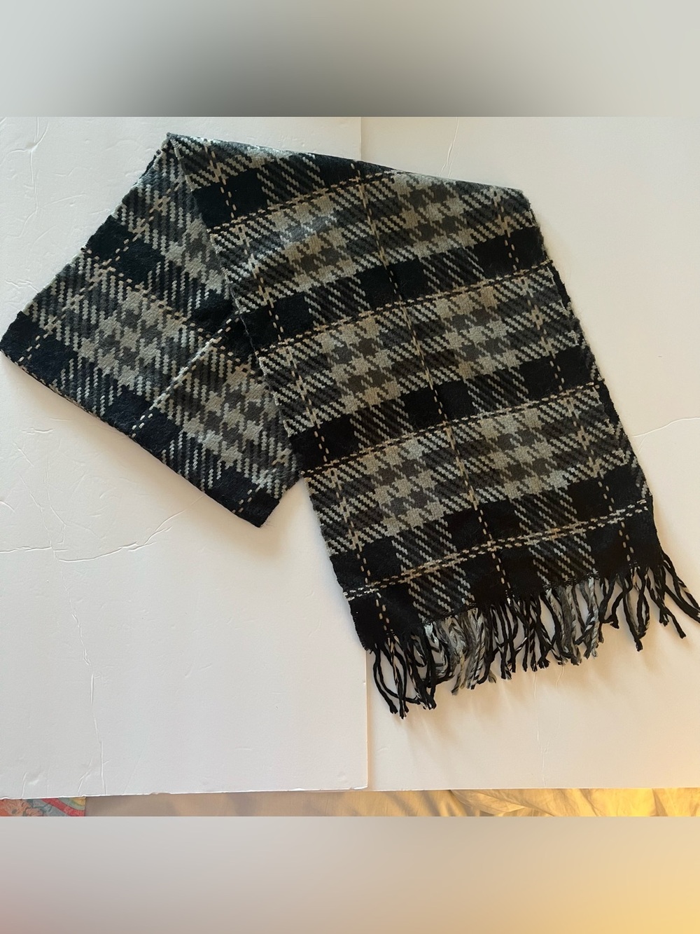 100% Cashmere Scarf Plaid Rectangle Black/Gray Fringe Made in Scotland 74x13